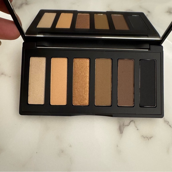 Code 8 set of 4: highlighter, eye shadow, mascara lip balm - Picture 10 of 13